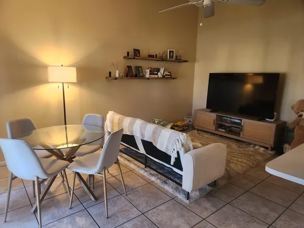 $1,750 | 1858 Windsor Drive, Unit 8, North Palm Beach, FL 33408