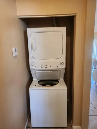 $1,750 | 1858 Windsor Drive, Unit 8, North Palm Beach, FL 33408