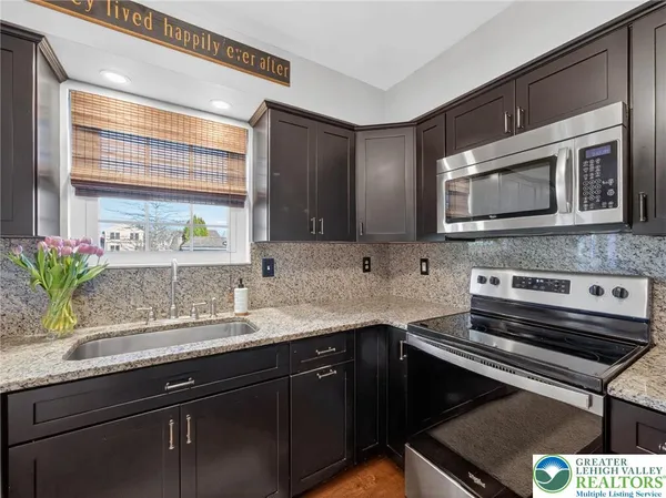 $485,900 | 2040 Valley View Drive, Quakertown, PA 18951