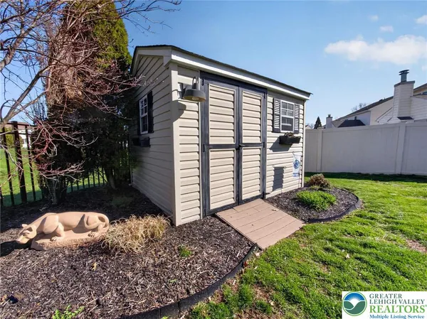 $485,900 | 2040 Valley View Drive, Quakertown, PA 18951