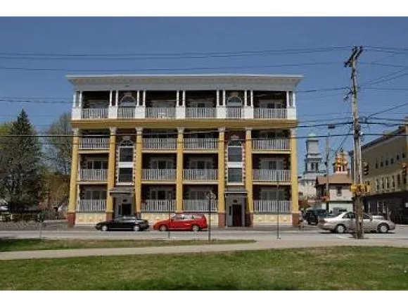$1,675 | 610 Union Street, Unit 202, Manchester, NH 03104