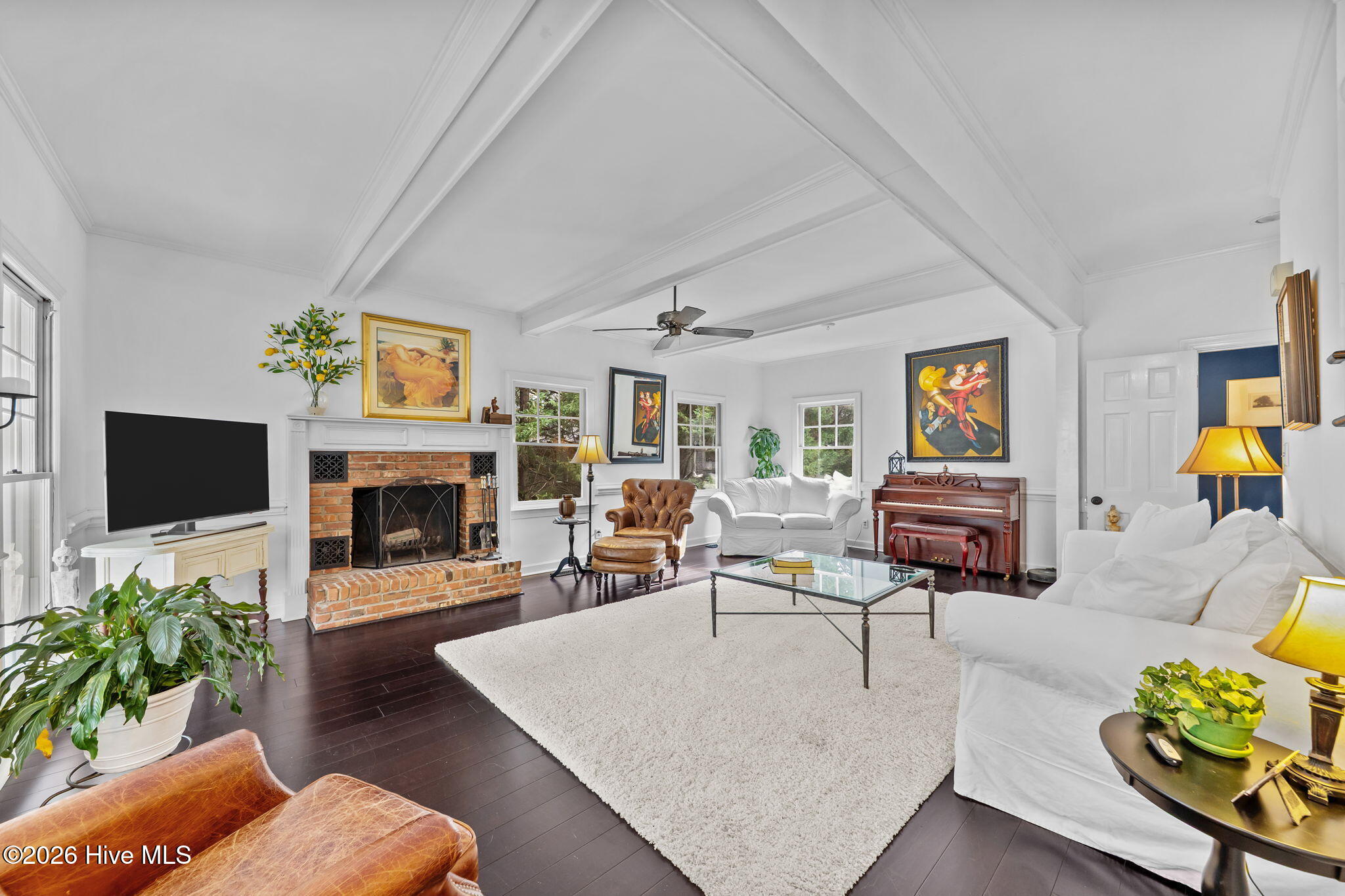 25 McLeod Road Pinehurst, NC 28374 - Photo 9 of 43 Living Room