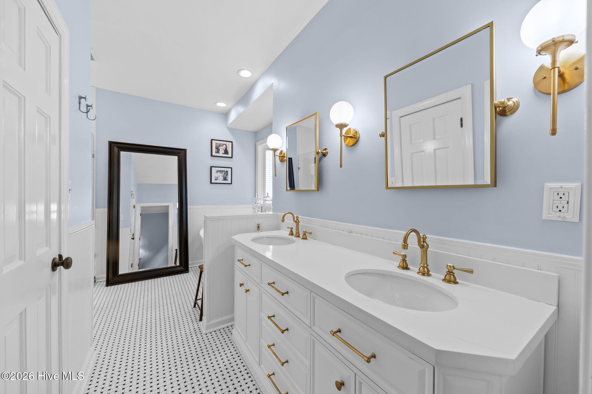 25 McLeod Road Pinehurst, NC 28374 - Photo 20 of 43 Primary Suite