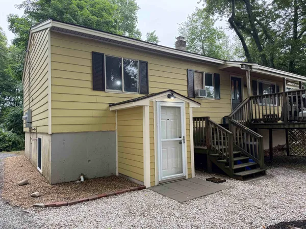 $1,850 | 17 Boynton Lane, Seabrook, NH 03874