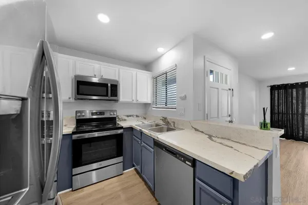 $2,350 | 3560 Sunset Lane, Unit 53, San Diego, CA 92173
