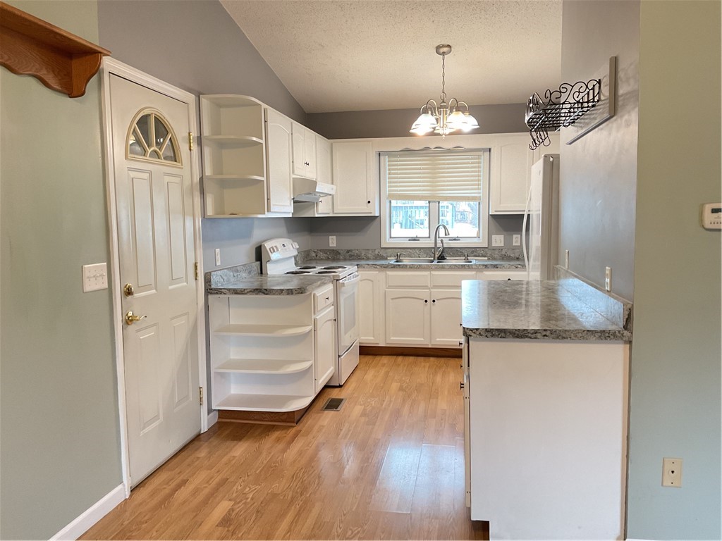 3410 Plover Drive Decatur, IL 62526 - Photo 11 of 17 Gallery Image 11