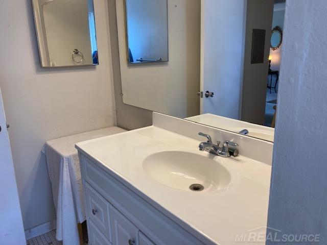 29217 Hayes Road, Unit 2 Warren, MI 48088 - Photo 13 of 26