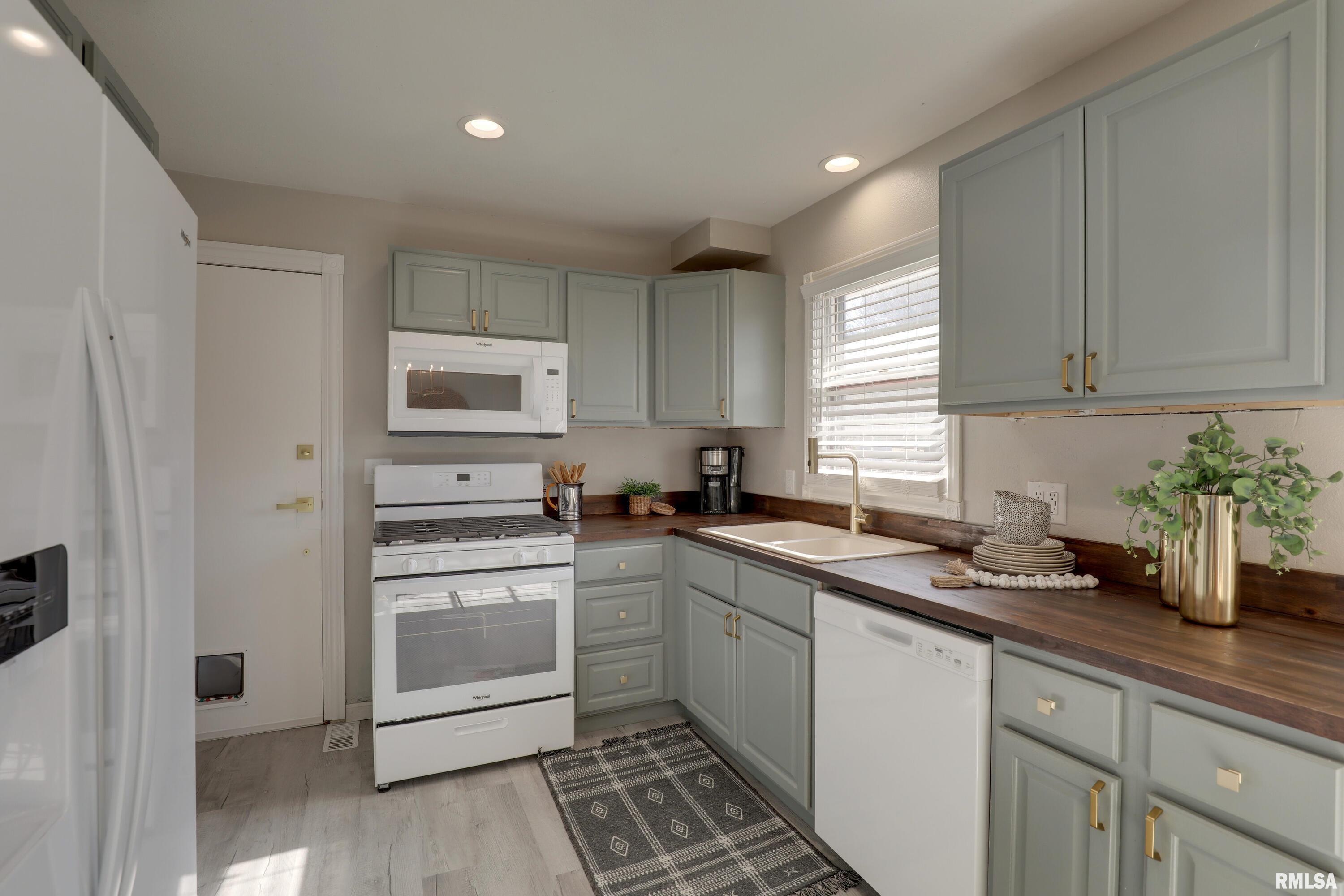 506 Magnolia Street Payson, IL 62360 - Photo 10 of 30