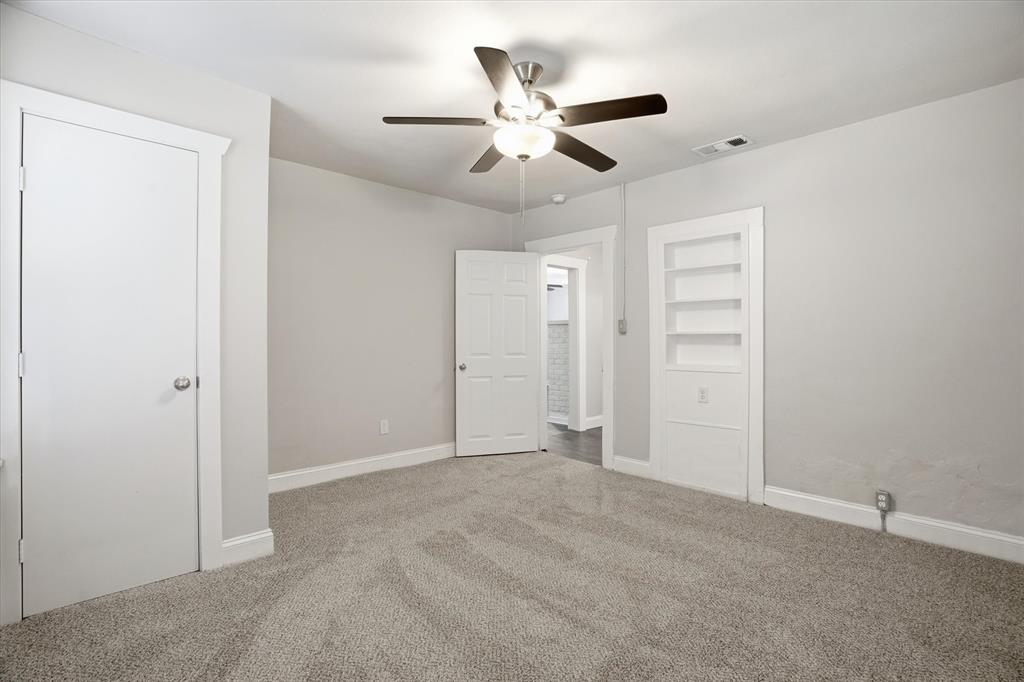 711 Roberts Cut Off Road River Oaks, TX 76114 - Photo 10 of 21 a view of an empty room