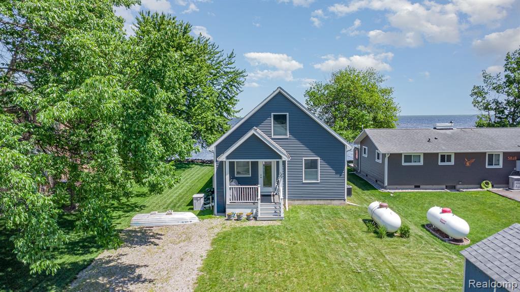 5840 Avalon Road Pinconning, MI 48650 - Photo 3 of 28