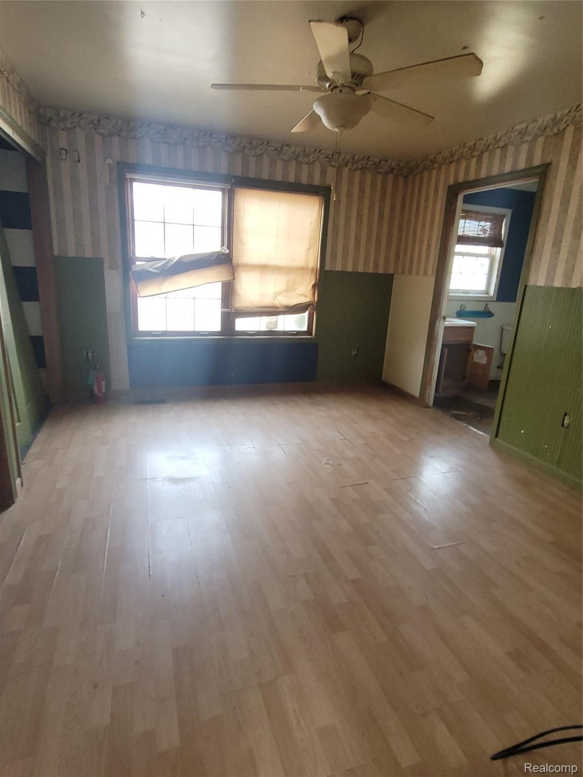 2720 Beach Road Port Huron, MI 48060 - Photo 15 of 22 20220420_143859.jpg