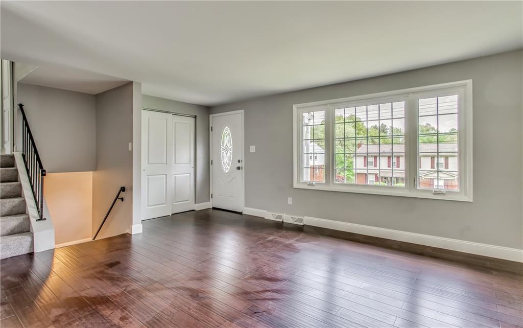 234 Foxcroft Road Pittsburgh, PA 15220 - Photo 2 of 19 Gallery Image 2