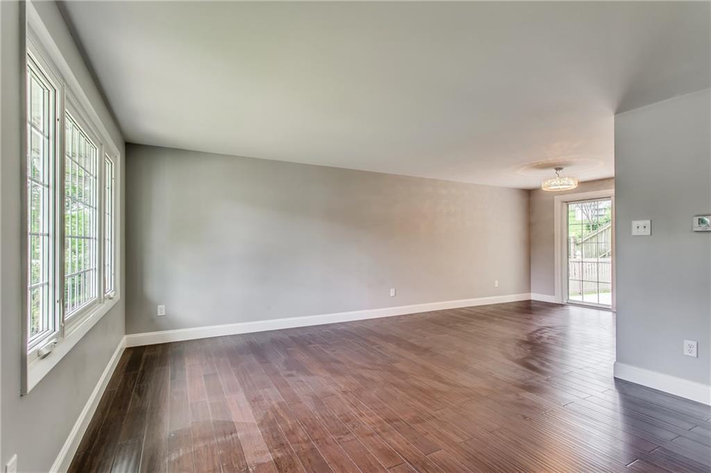 234 Foxcroft Road Pittsburgh, PA 15220 - Photo 3 of 19 Gallery Image 3