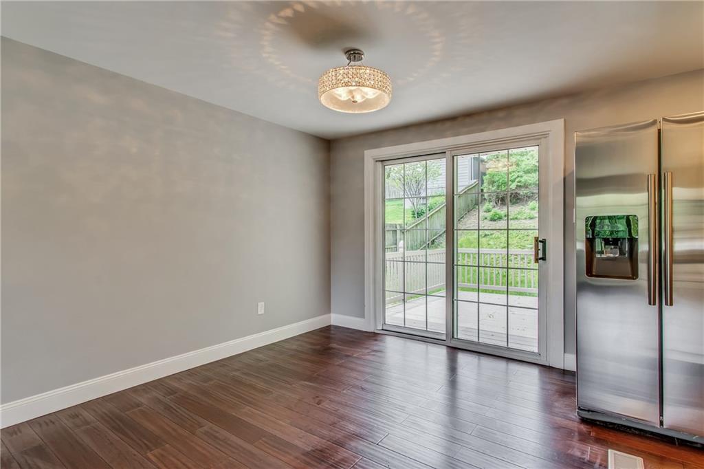 234 Foxcroft Road Pittsburgh, PA 15220 - Photo 8 of 19 Gallery Image 8