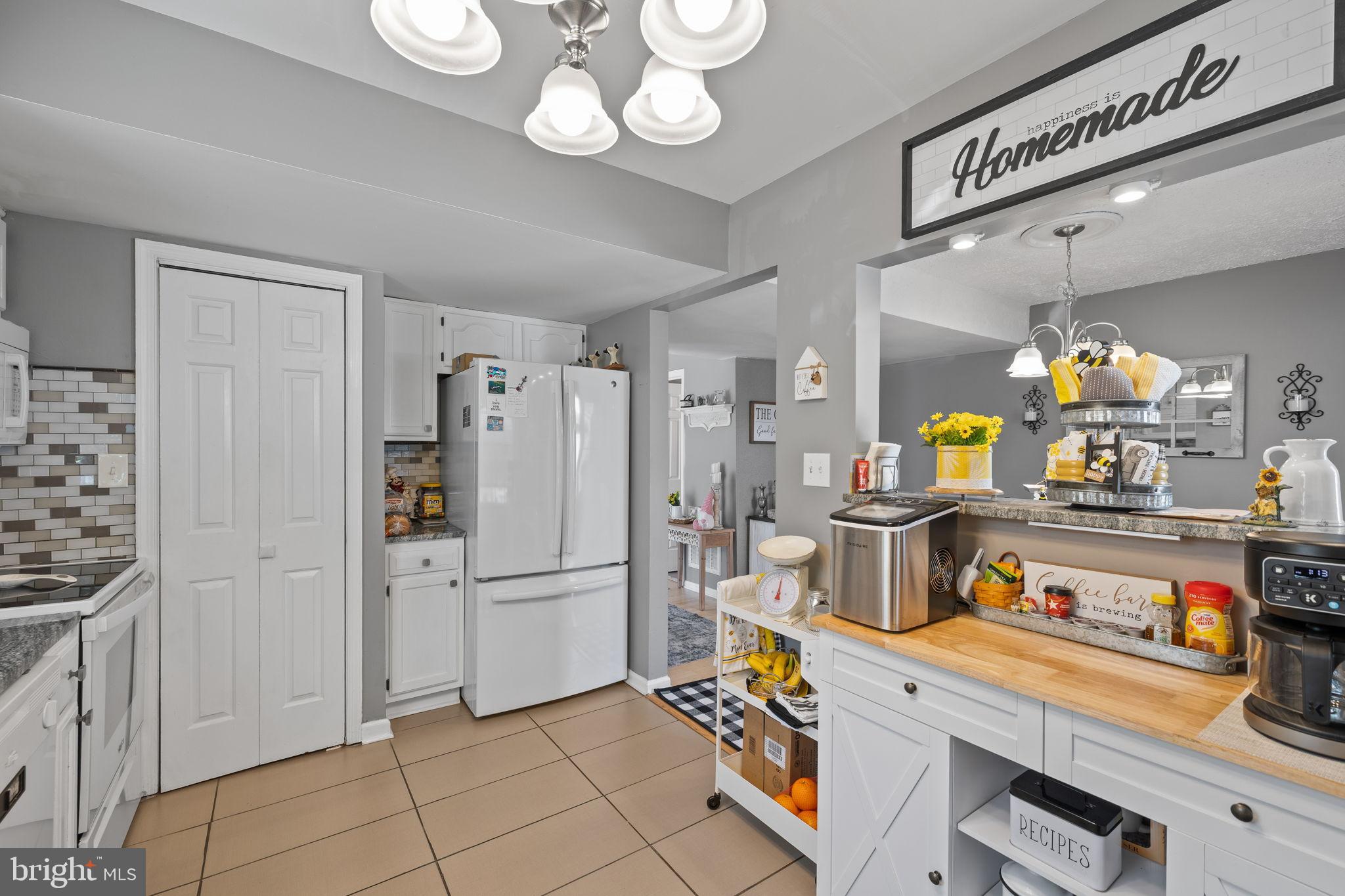 3716 Tavern Way Triangle, VA 22172 - Photo 13 of 32 Kitchen