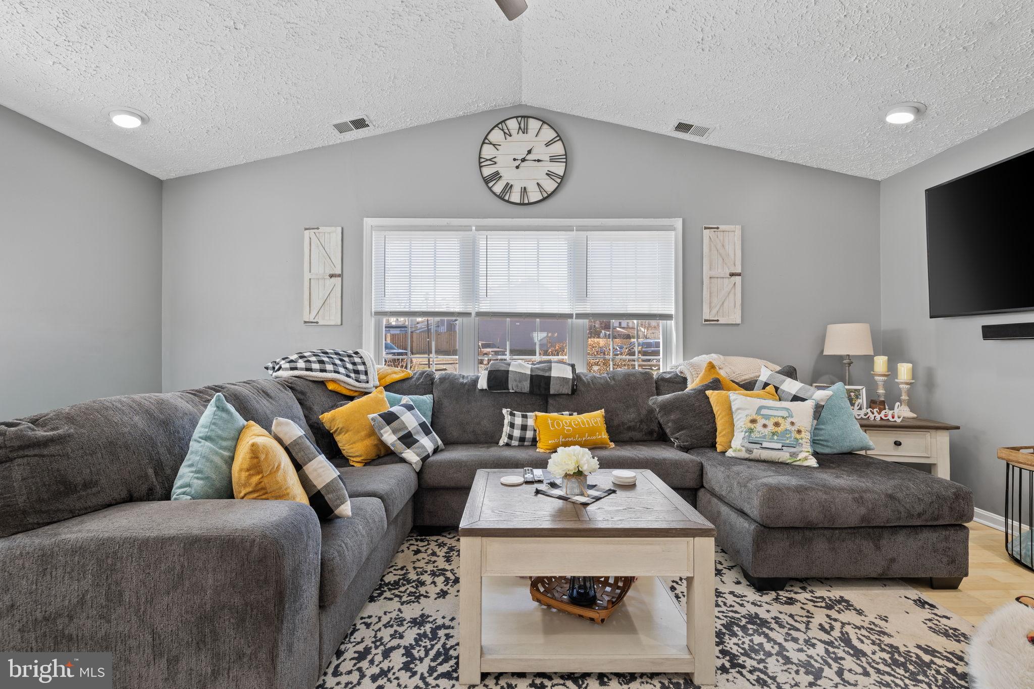 3716 Tavern Way Triangle, VA 22172 - Photo 15 of 32 Family Room with fireplace