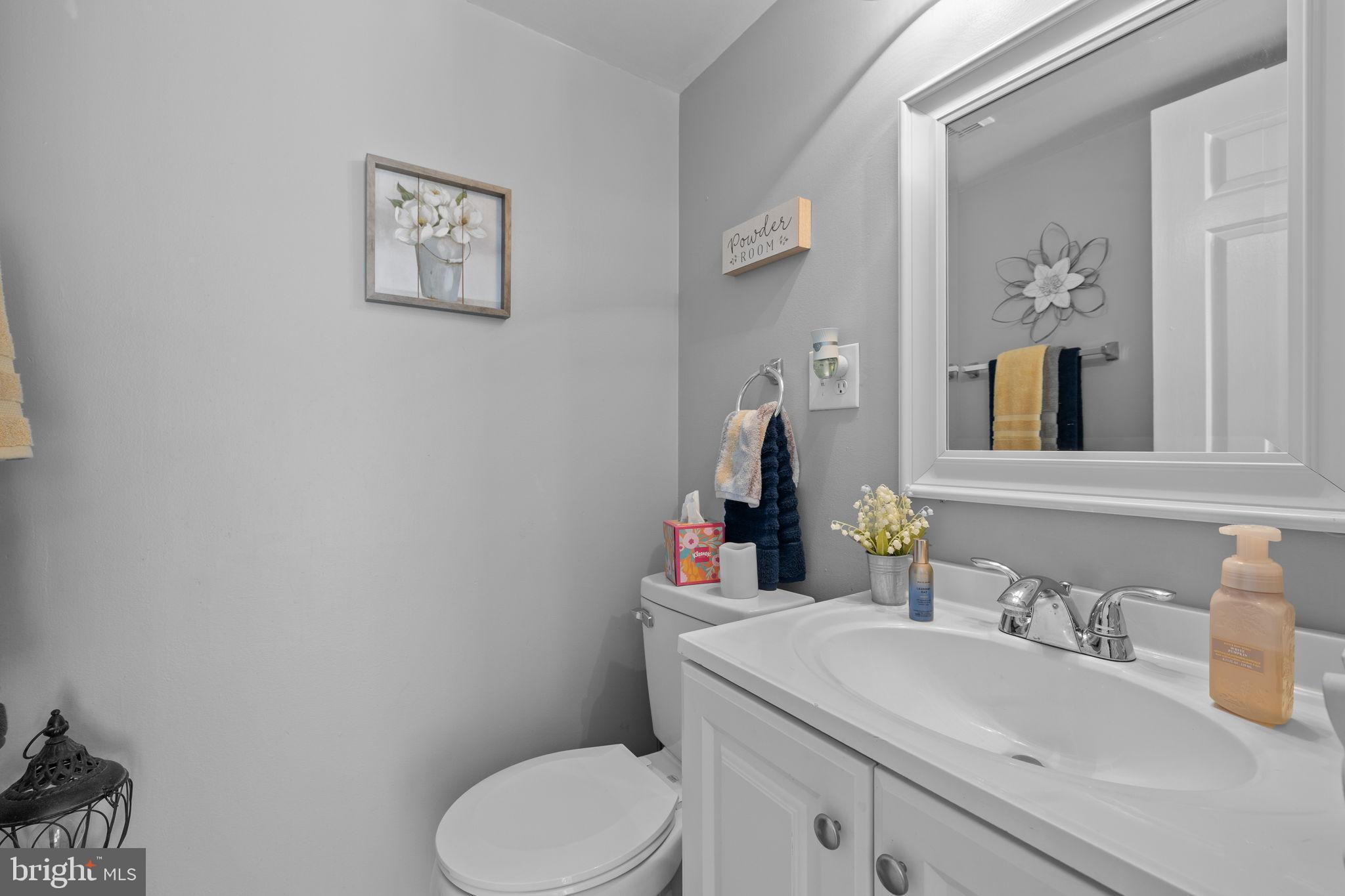 3716 Tavern Way Triangle, VA 22172 - Photo 18 of 32 Half Bathroom - Main Level