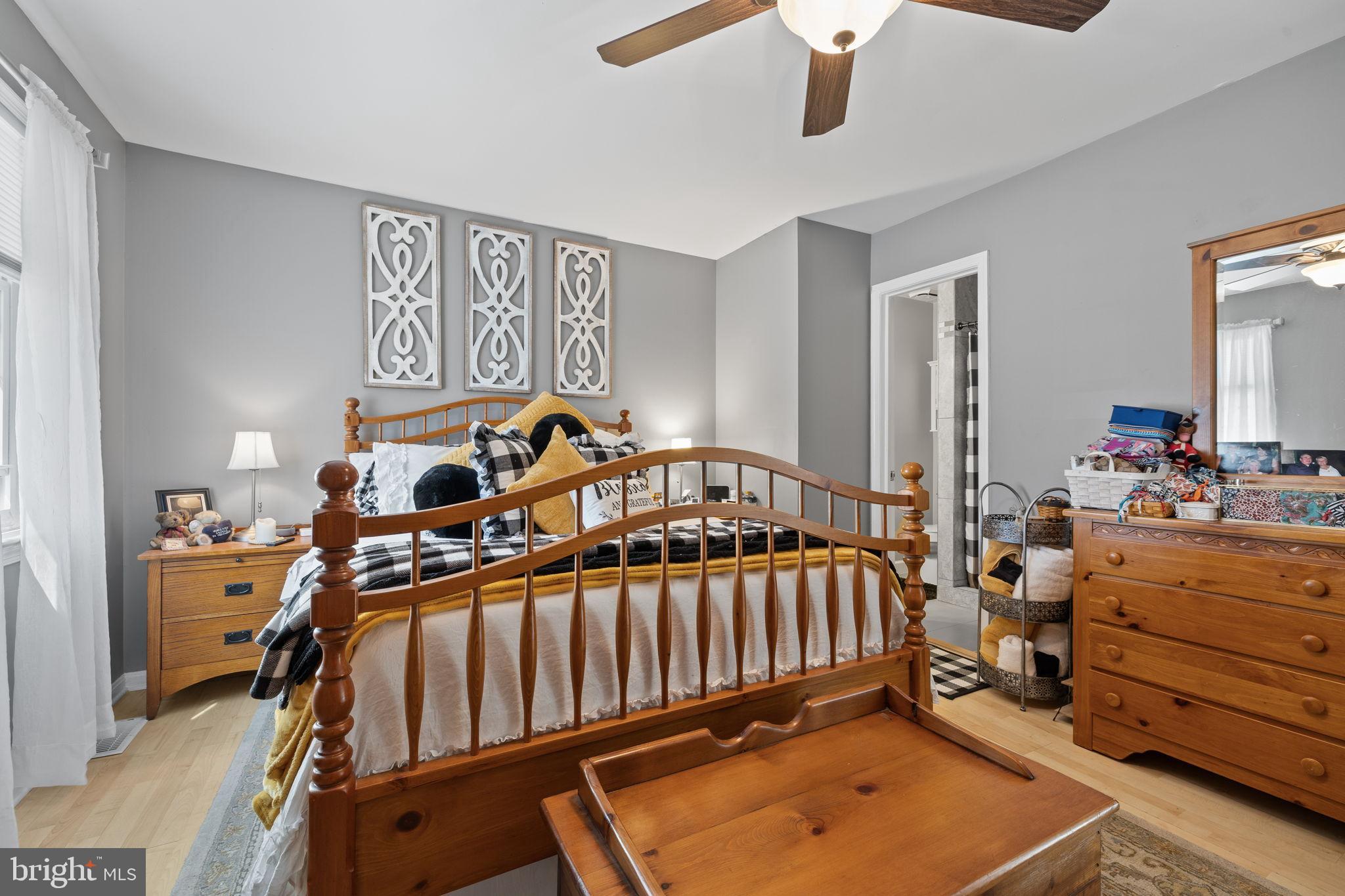 3716 Tavern Way Triangle, VA 22172 - Photo 20 of 32 Primary Bedroom