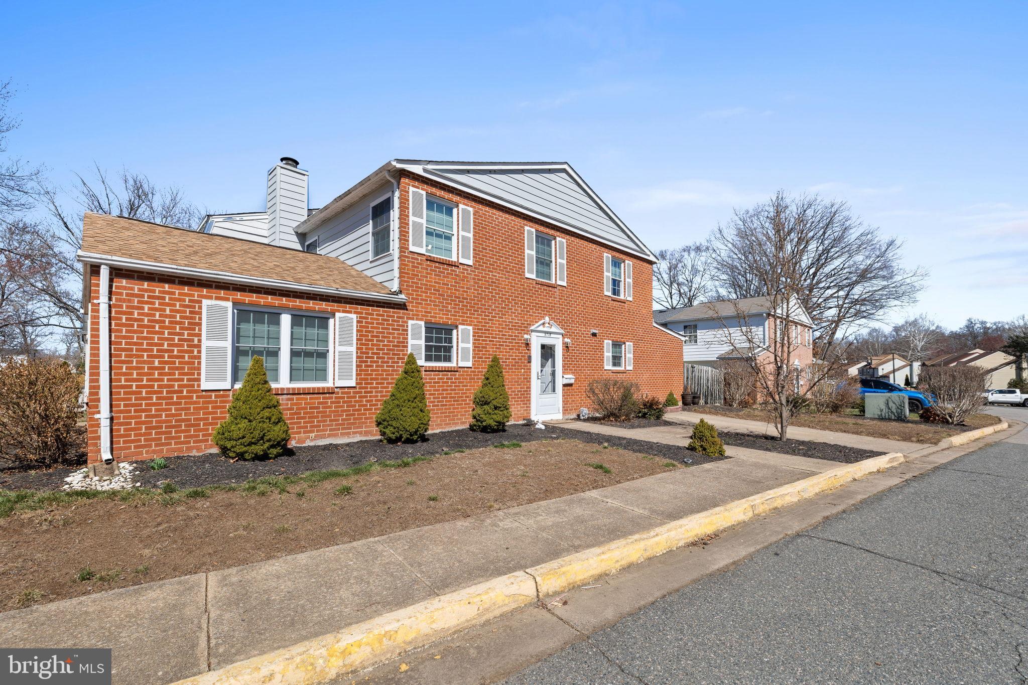 3716 Tavern Way Triangle, VA 22172 - Photo 2 of 32 Welcome Home!