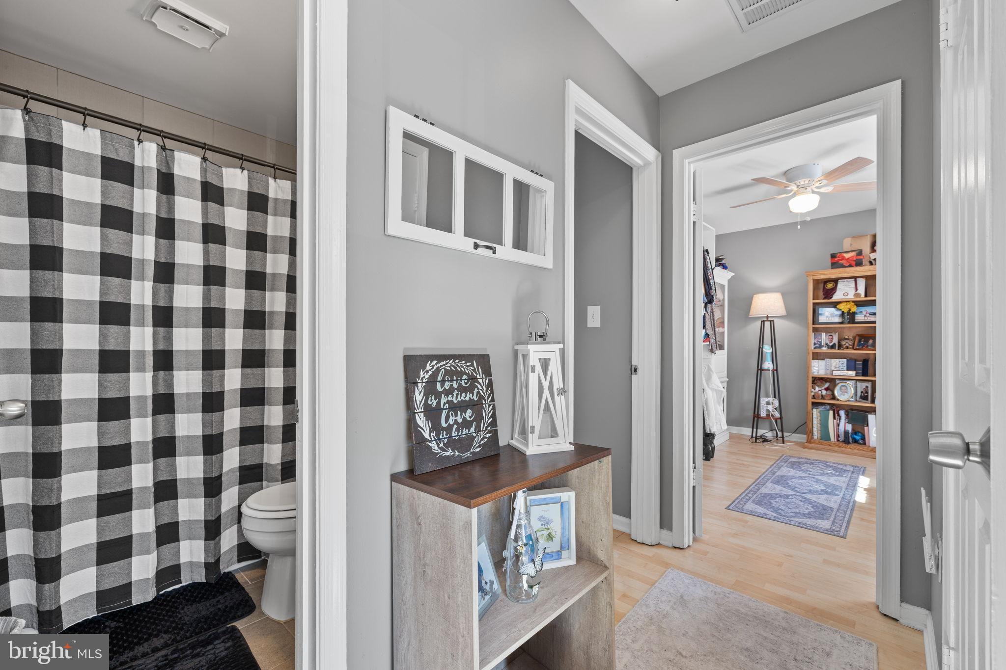 3716 Tavern Way Triangle, VA 22172 - Photo 22 of 32 Upper Level Hallway