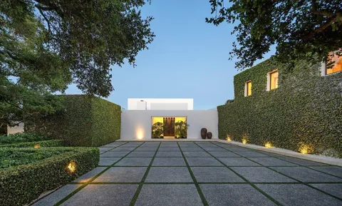 $27,000,000 | 356 Woodley Road, Montecito, CA 93108