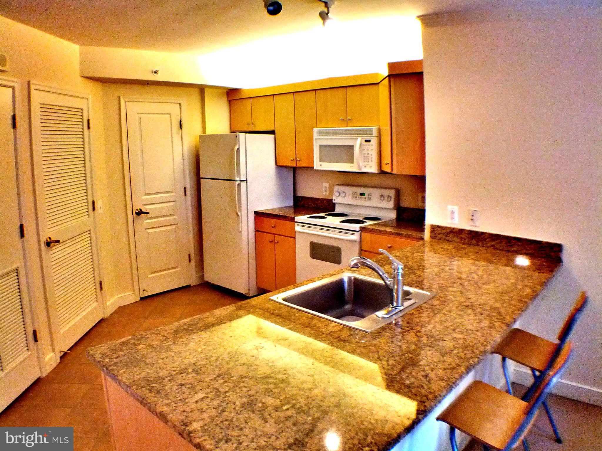 616 E Street Northwest, Unit 604 Washington, DC 20004 - Photo 4 of 25 Kitchen