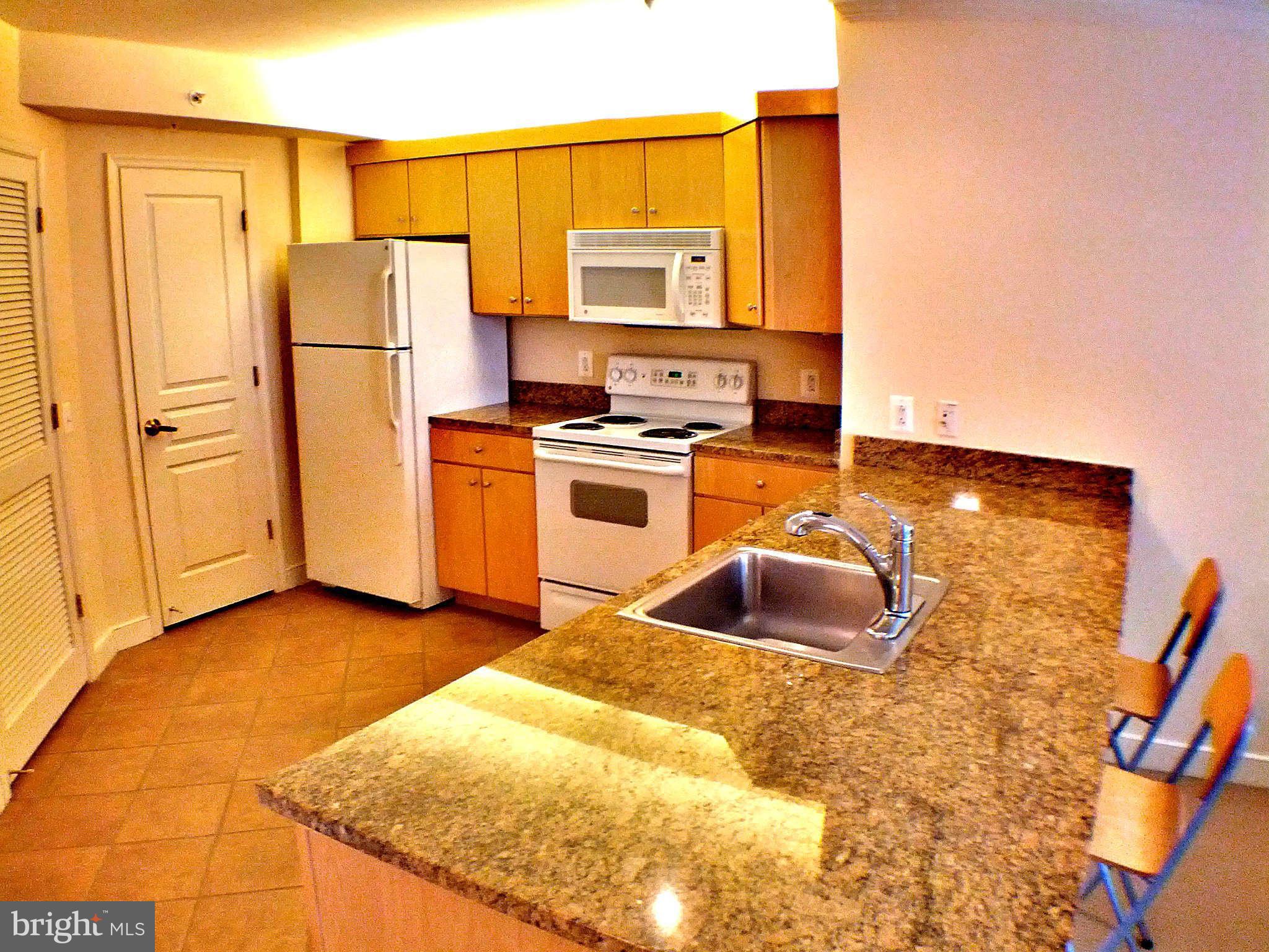 616 E Street Northwest, Unit 604 Washington, DC 20004 - Photo 5 of 25 Kitchen