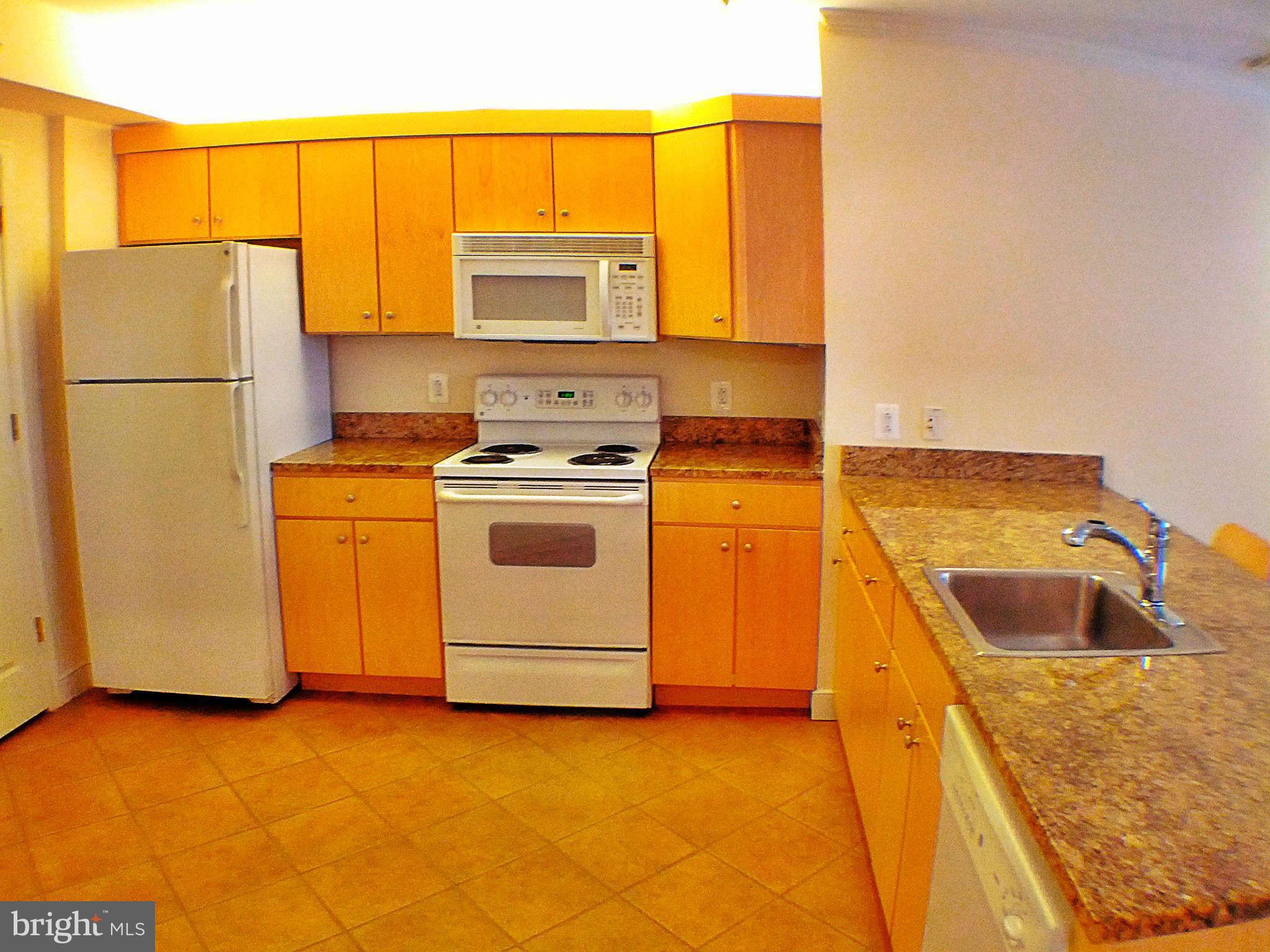 616 E Street Northwest, Unit 604 Washington, DC 20004 - Photo 7 of 25 Kitchen