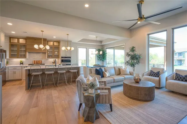 $669,500 | 908 Savannah Lane, Greenwood, MO 64034