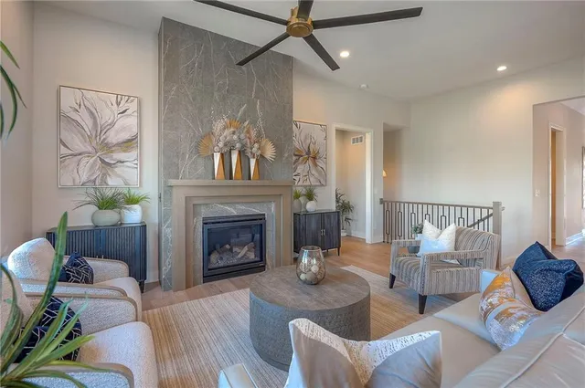 $669,500 | 908 Savannah Lane, Greenwood, MO 64034