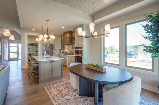 $669,500 | 908 Savannah Lane, Greenwood, MO 64034