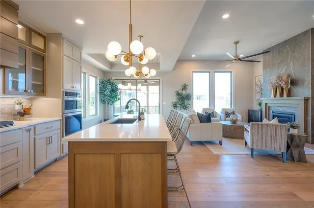 $669,500 | 908 Savannah Lane, Greenwood, MO 64034