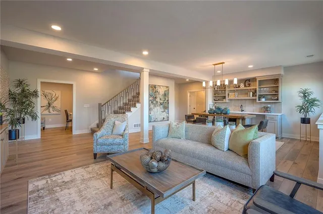 $669,500 | 908 Savannah Lane, Greenwood, MO 64034