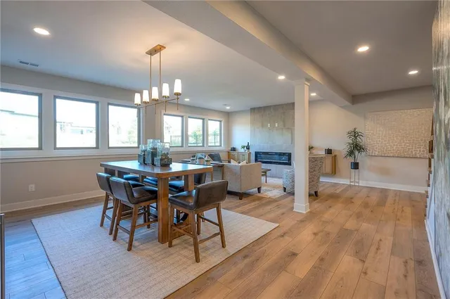 $669,500 | 908 Savannah Lane, Greenwood, MO 64034