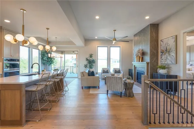 $669,500 | 908 Savannah Lane, Greenwood, MO 64034