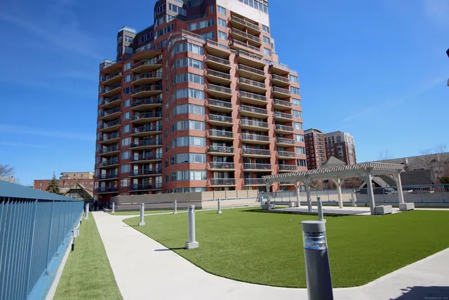 $469,000 | 25 Forest Street, Unit 11M, Stamford, CT 06901