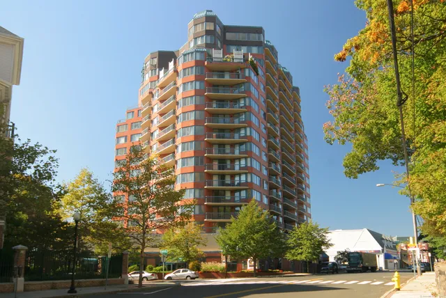 $469,000 | 25 Forest Street, Unit 11M, Stamford, CT 06901