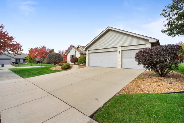 $563,000 | 11628 Hidden Valley Cove, Orland Park, IL 60467
