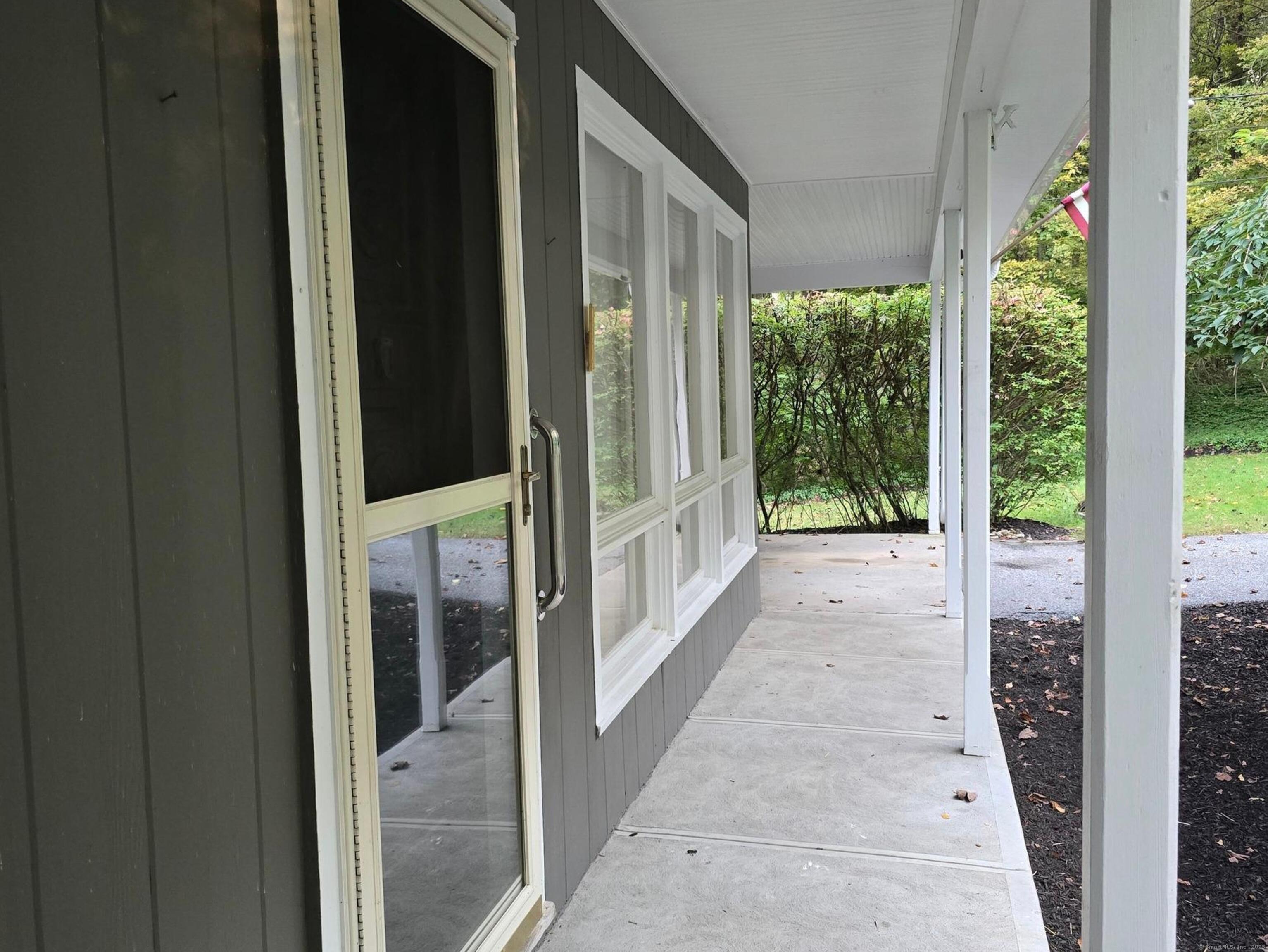 32 Old Green Road Newtown, CT 06482 - Photo 24 of 29 a view of a balcony