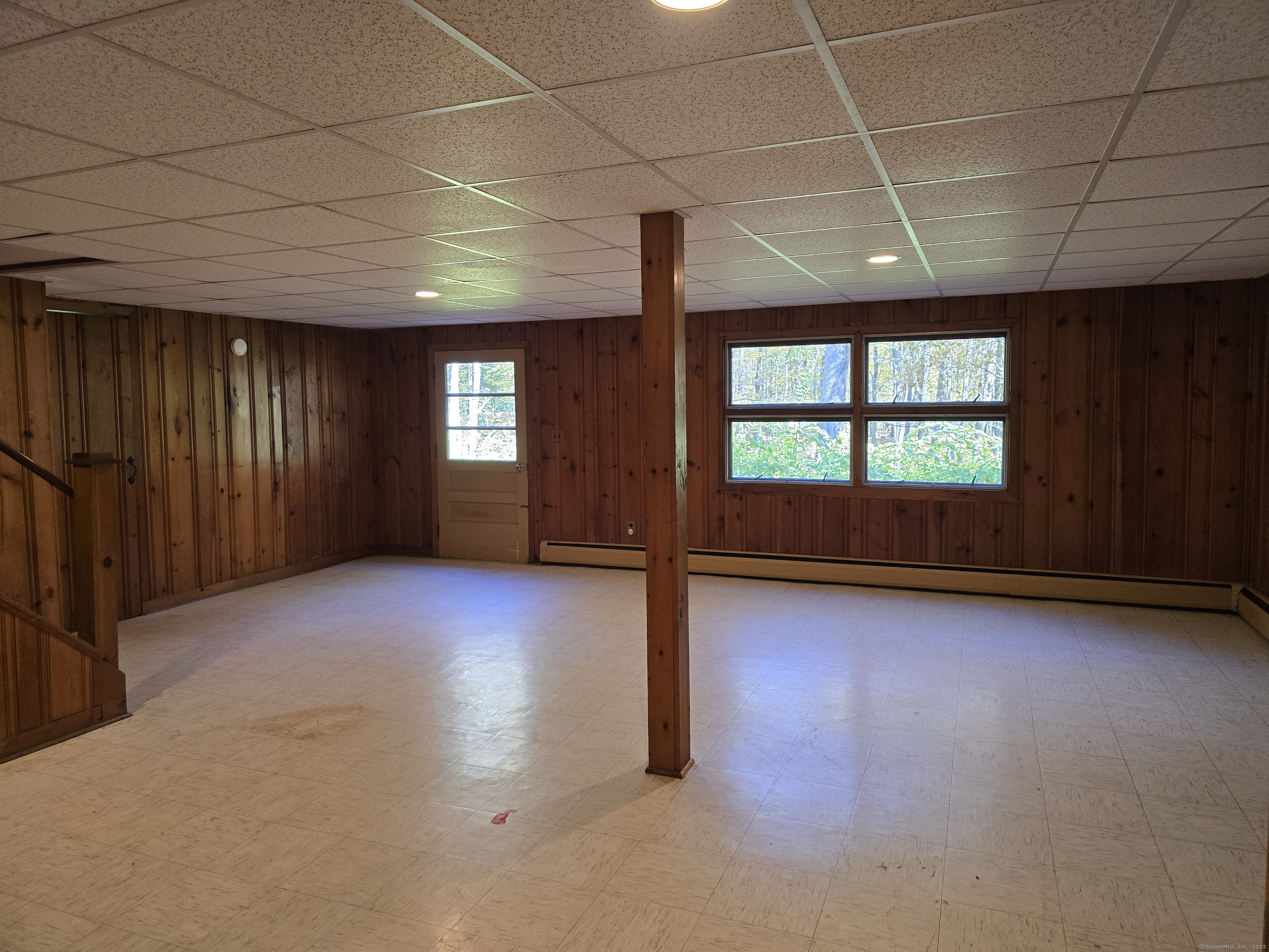 32 Old Green Road Newtown, CT 06482 - Photo 27 of 29 an empty room with windows
