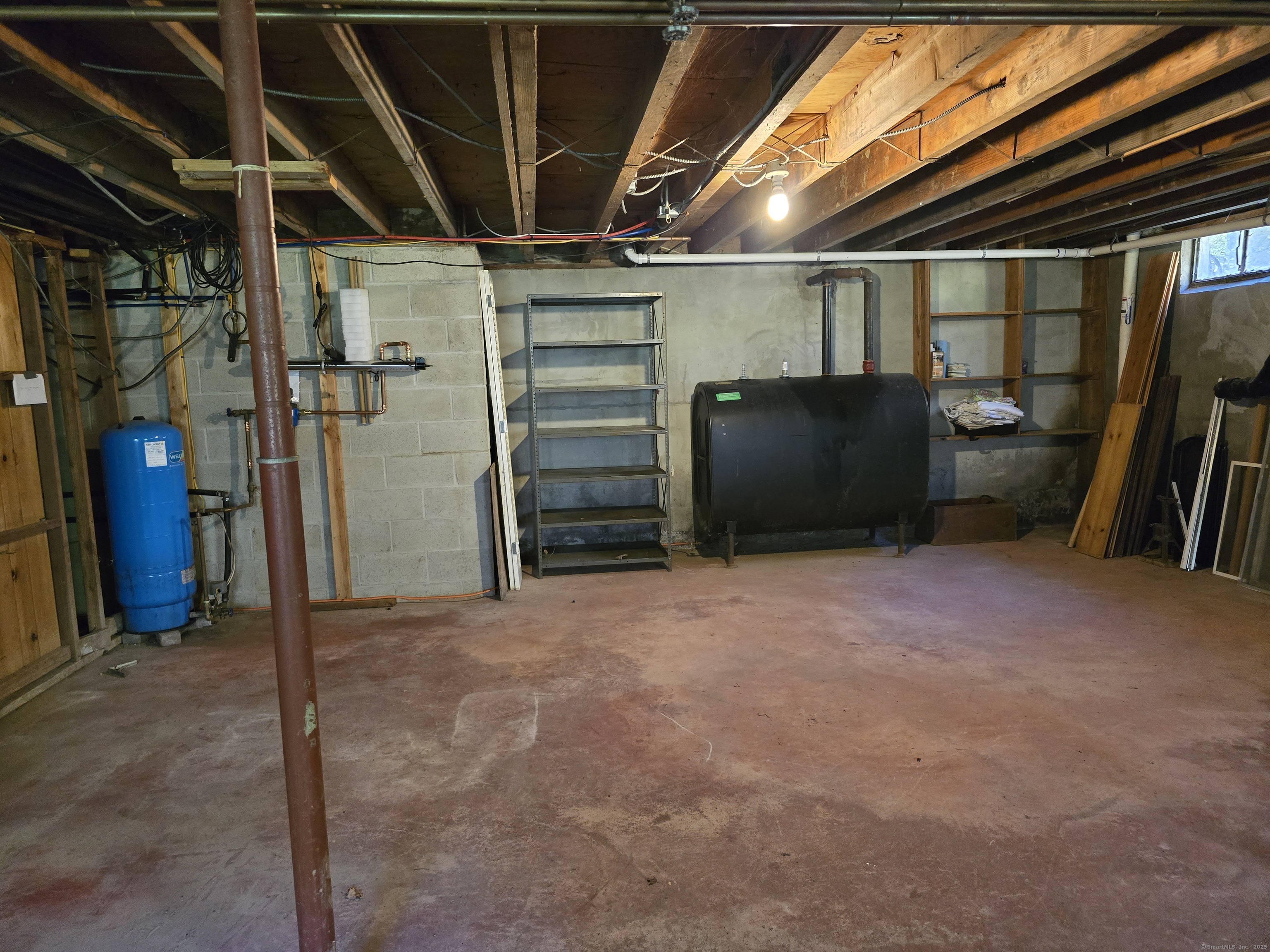 32 Old Green Road Newtown, CT 06482 - Photo 29 of 29 a view of empty room with an empty space