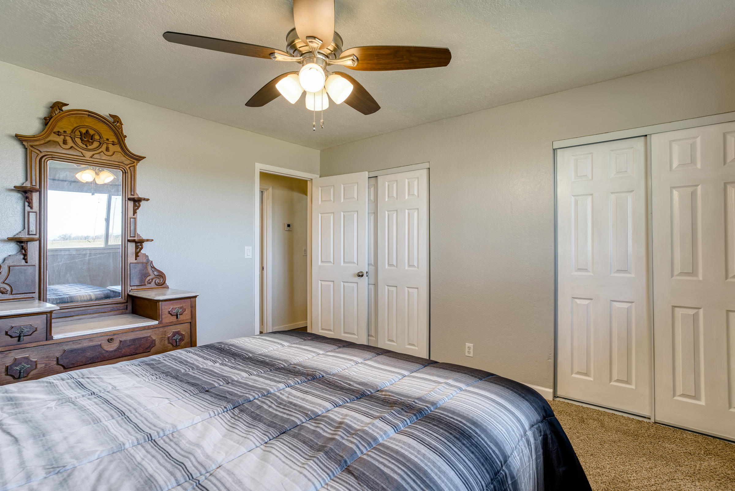 21615 Dersch Road Anderson, CA 96007 - Photo 13 of 40 Bedroom 1 with double closets