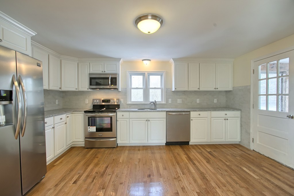 368 Boston Road Billerica, MA 01821 - Photo 4 of 30 Gallery Image 4