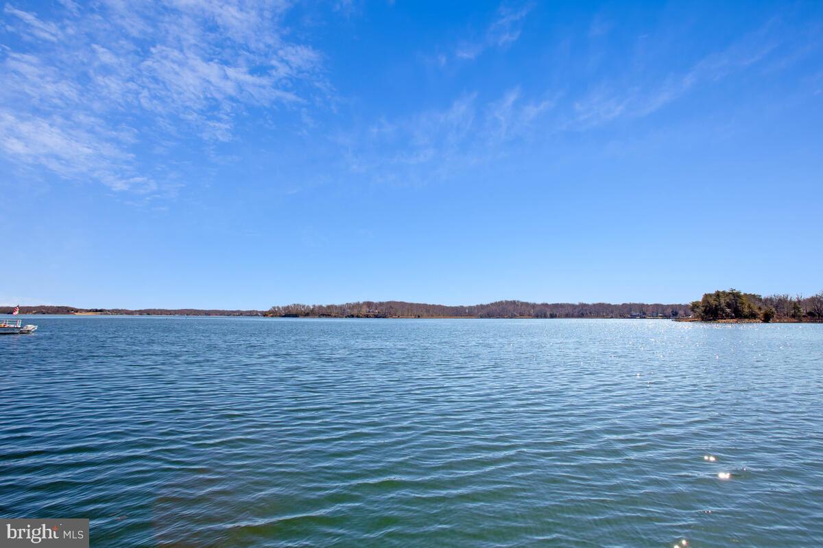 1916 Ridgeville Road Edgewater, MD 21037 - Photo 25 of 27 a view of an ocean