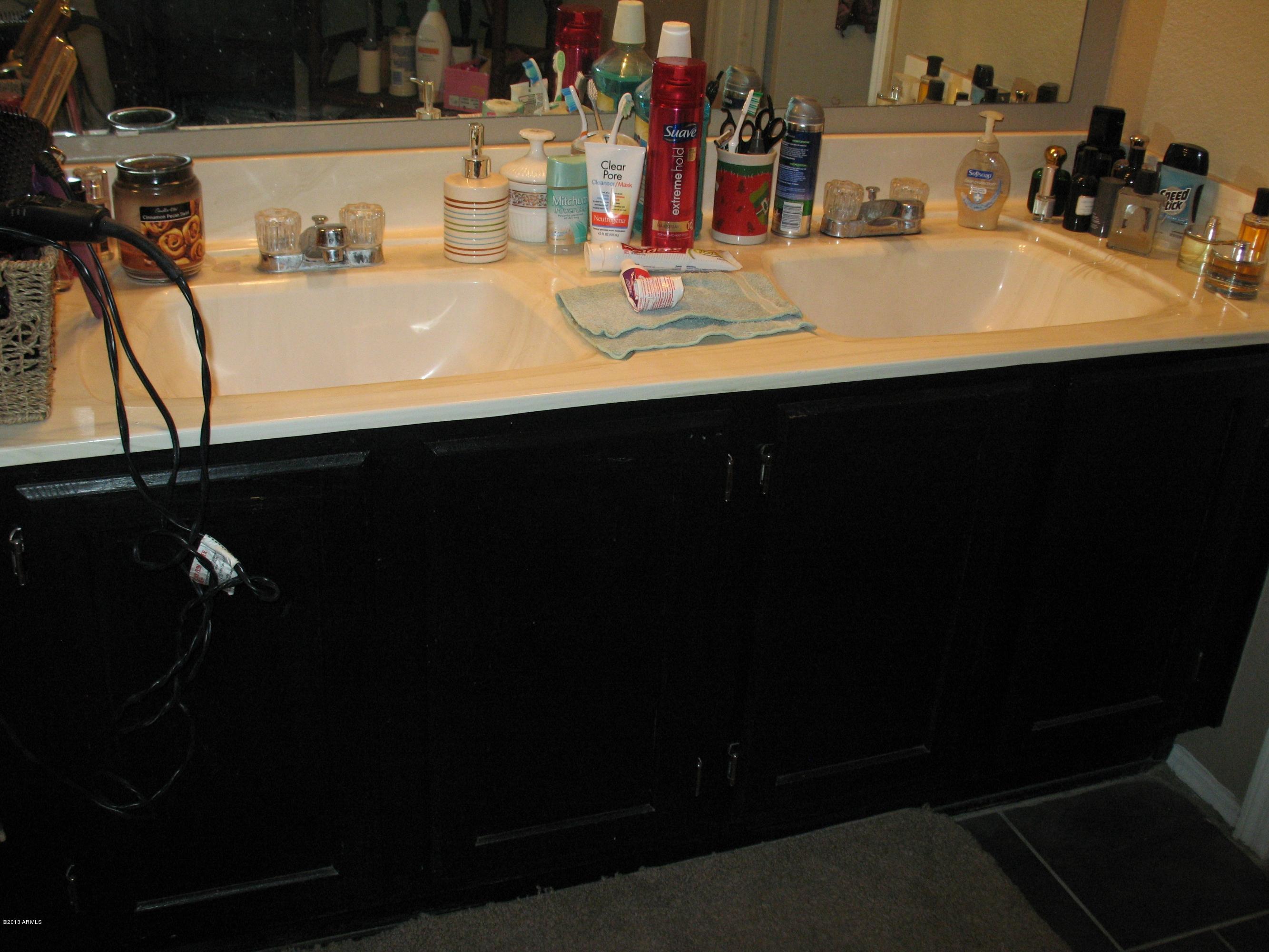 7921 West Charter Oak Road Peoria, AZ 85381 - Photo 11 of 16 master vanity