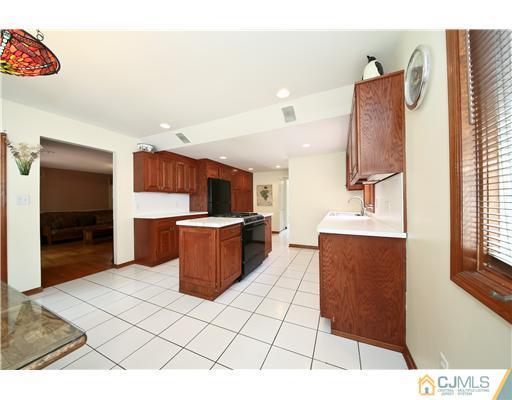 307 Ashland Road Middlesex, NJ 08846 - Photo 11 of 18 Gallery Image 11