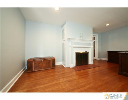 307 Ashland Road Middlesex, NJ 08846 - Photo 5 of 18 Gallery Image 5