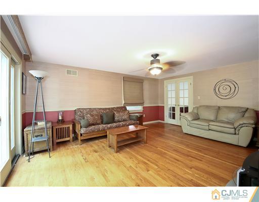 307 Ashland Road Middlesex, NJ 08846 - Photo 7 of 18 Gallery Image 7
