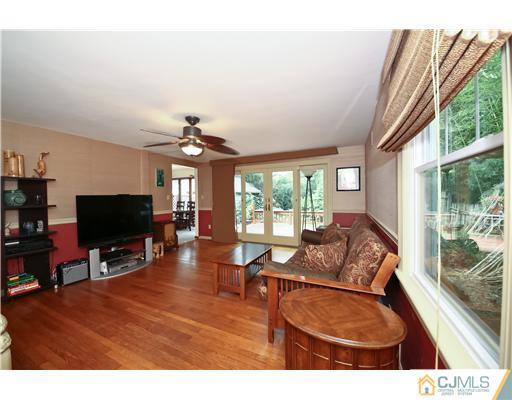 307 Ashland Road Middlesex, NJ 08846 - Photo 8 of 18 Gallery Image 8