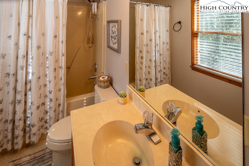 65 Aster Road Newland, NC 28657 - Photo 37 of 44 Gallery Image 37